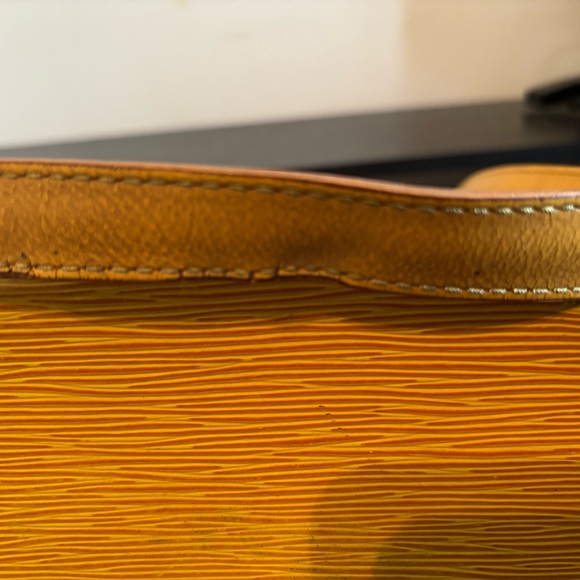 Louis Vuitton Saint Jacques Epi Leather - Picture 6 of 14